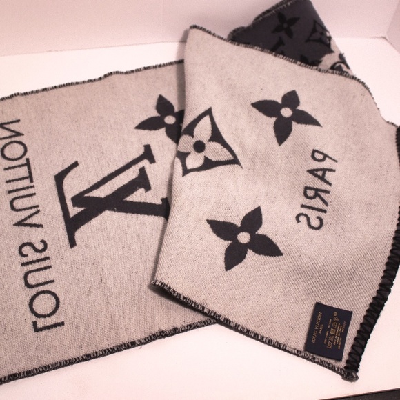 Louis Vuitton reversible Unisex scarf WITH BOX AND RECEIPT - Picture 1 of 8